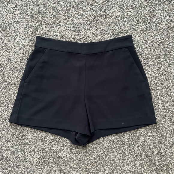 LOFT Black Short SIZE MEDIUM - Picture 5 of 5